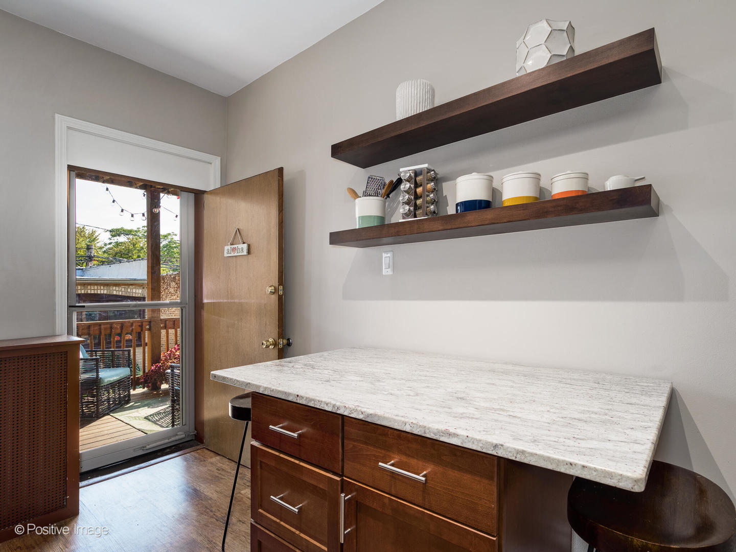 831 W GUNNISON Street Unit: 1W