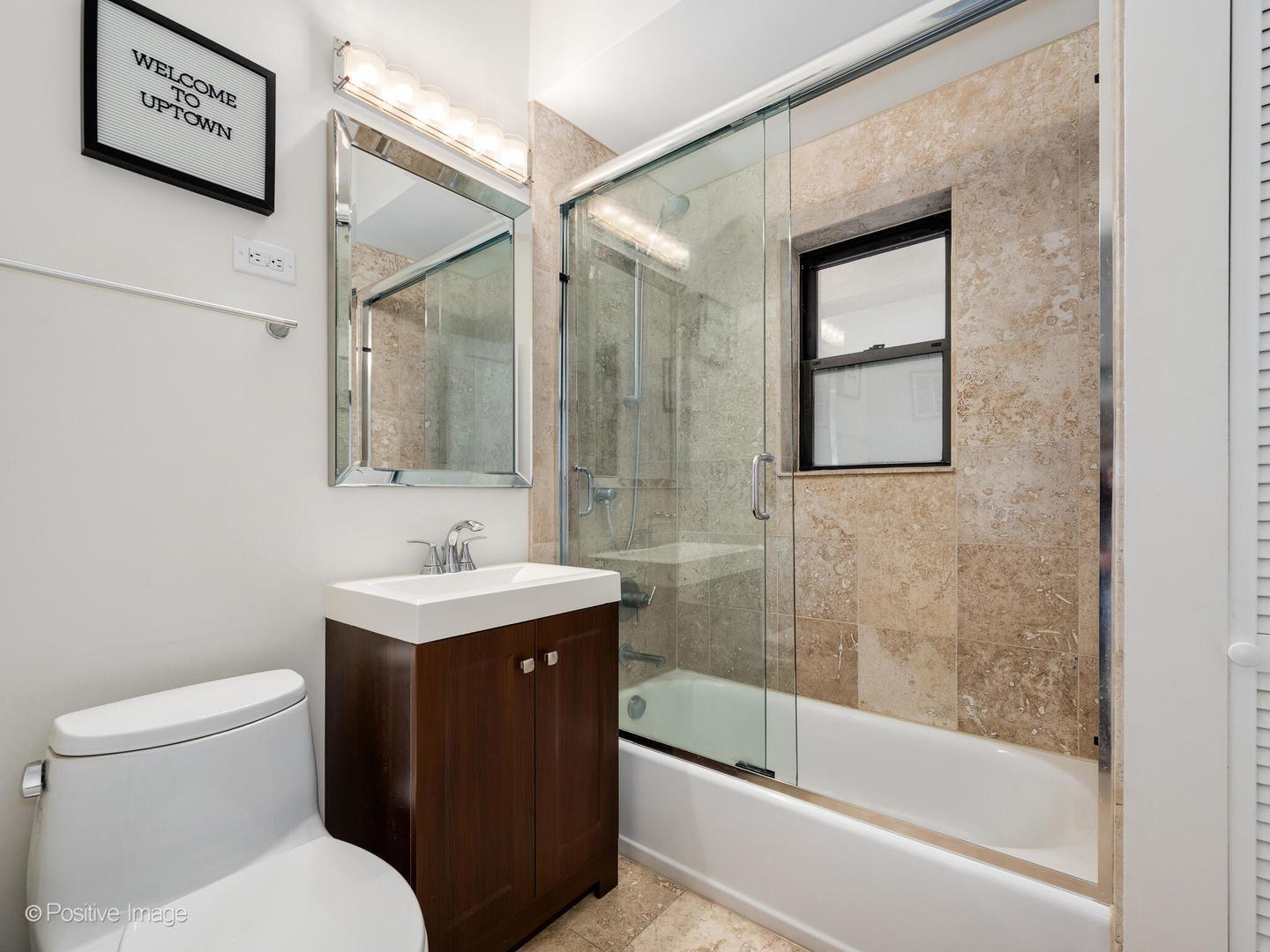 831 W GUNNISON Street Unit: 1W