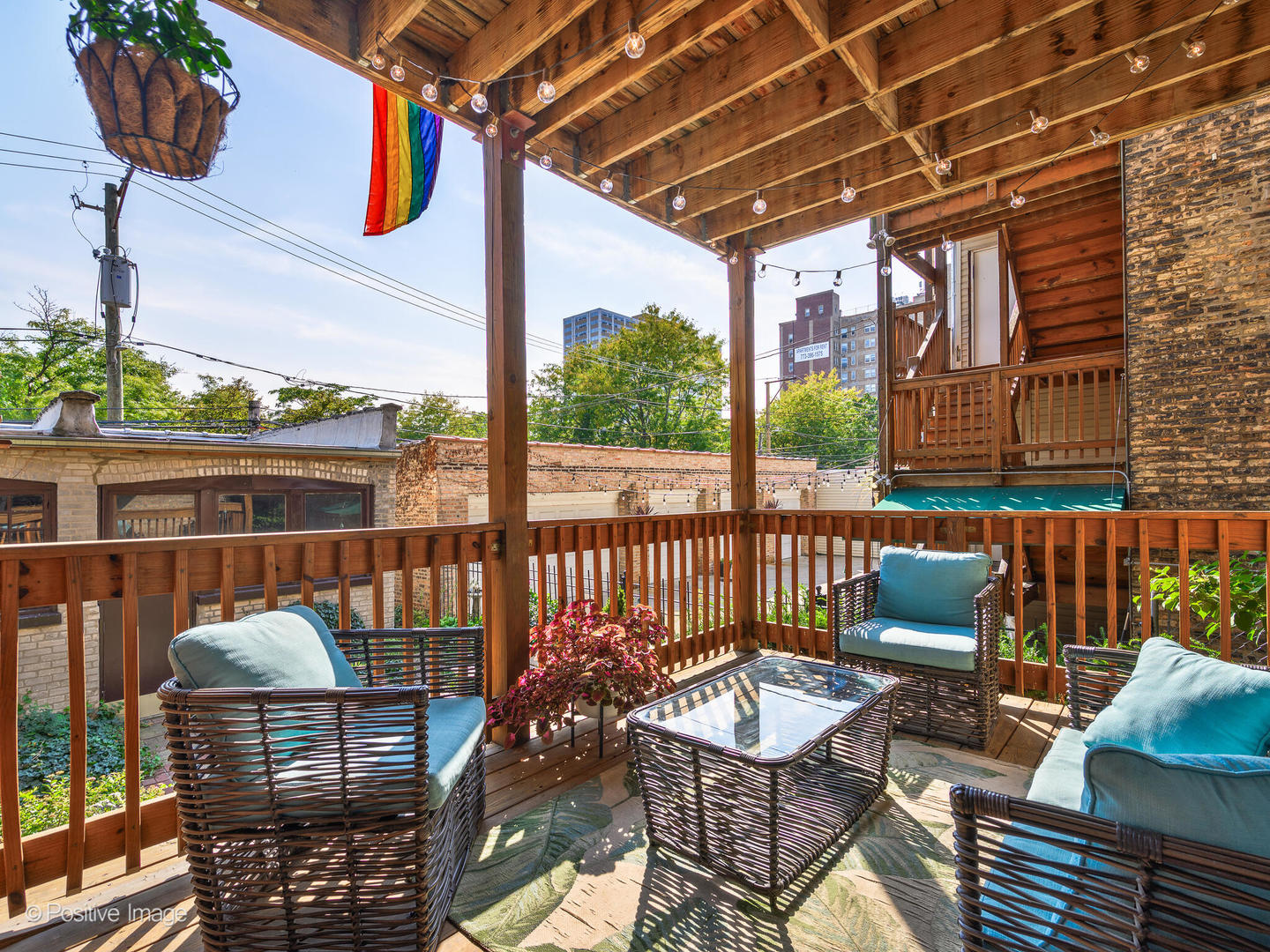 831 W GUNNISON Street Unit: 1W