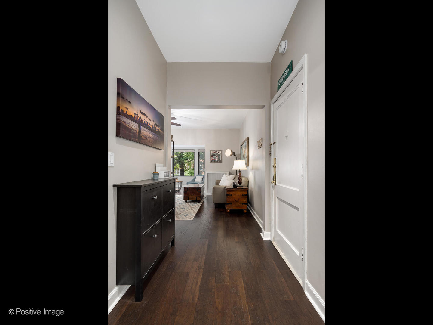 831 W GUNNISON Street Unit: 1W