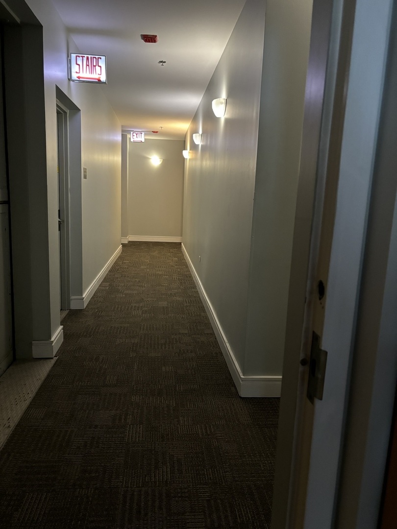 212 W Washington Street Unit: 913