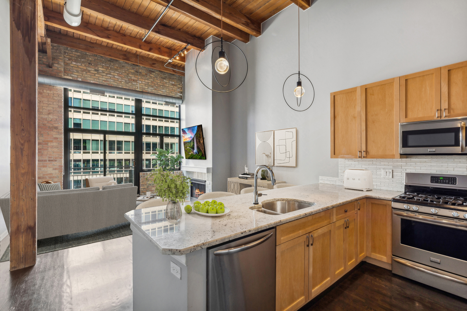 525 W Superior Street Unit: 623