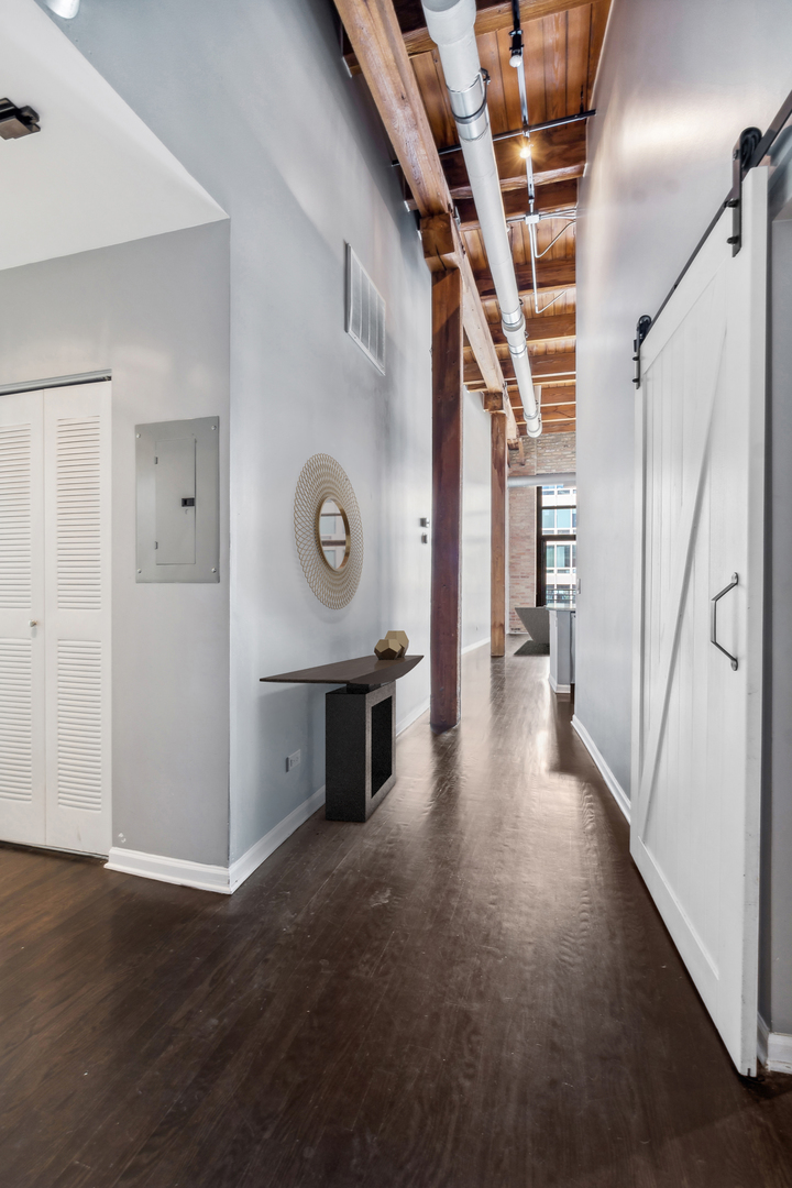 525 W Superior Street Unit: 623