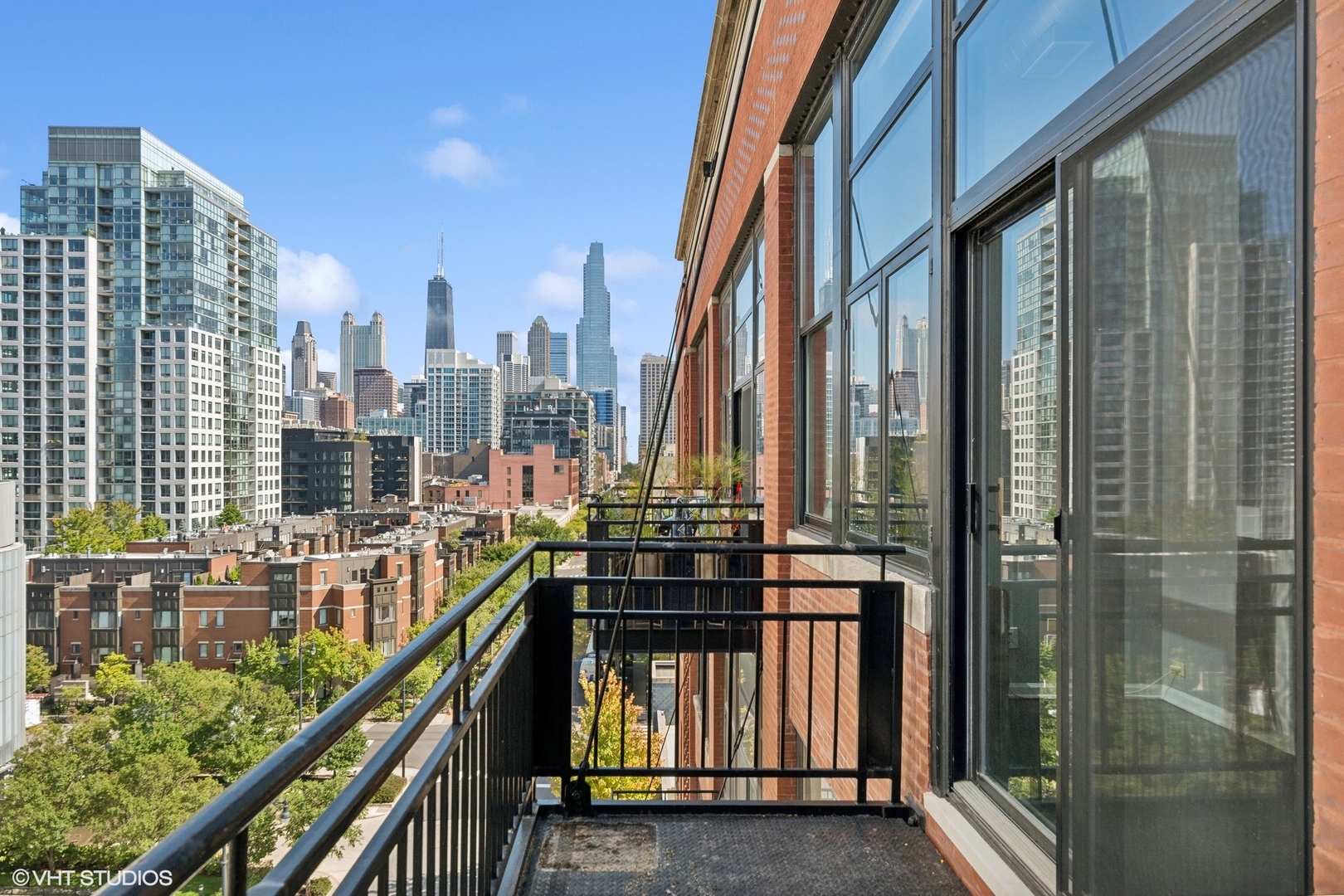 525 W Superior Street Unit: 623