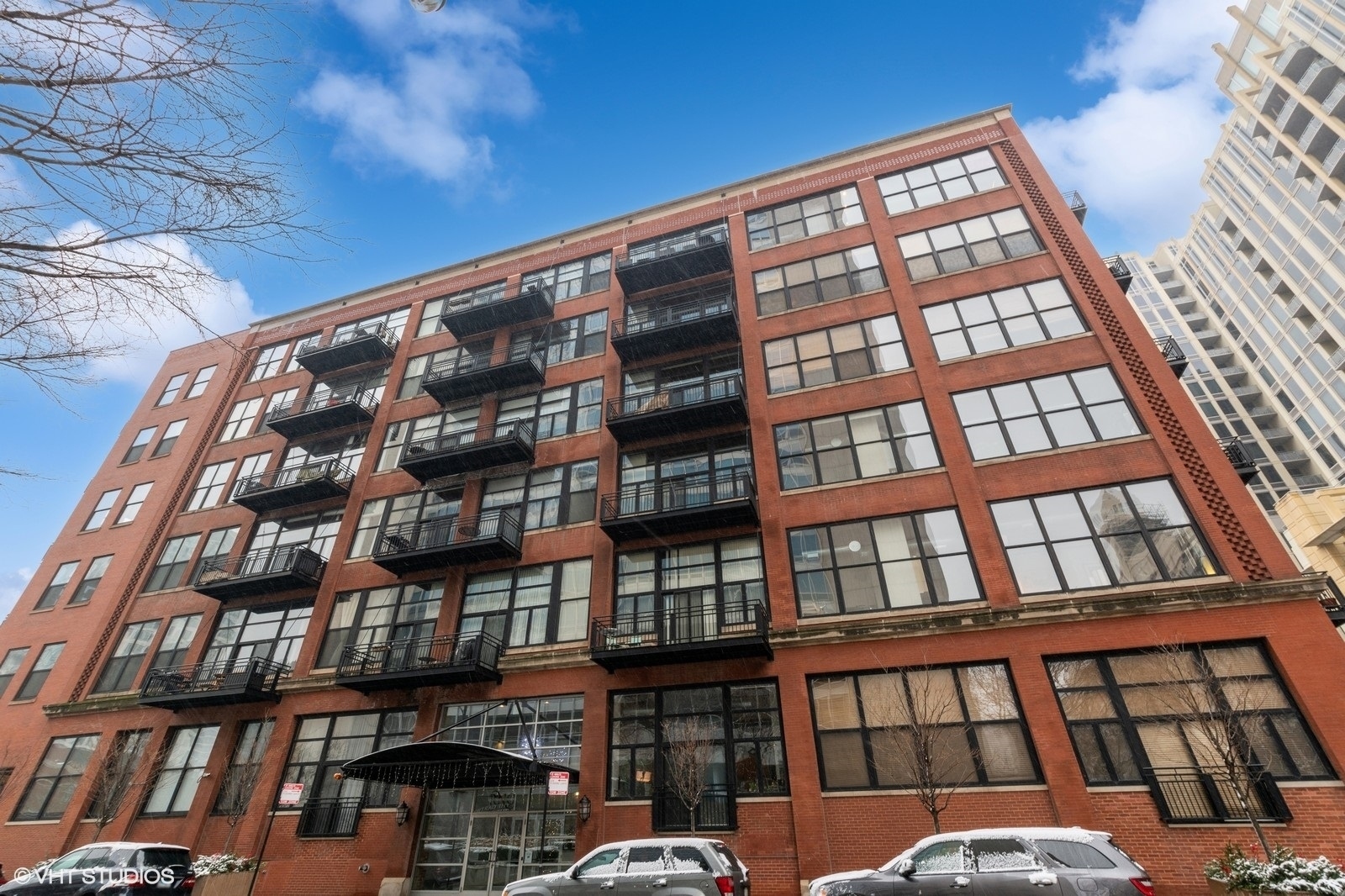 525 W Superior Street Unit: 623