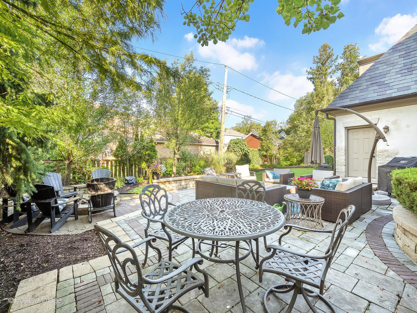 4218 Ellington Avenue