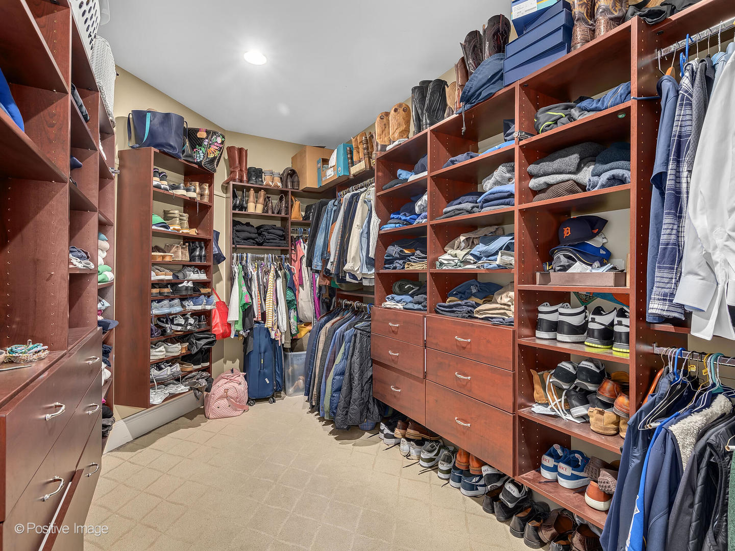 4218 Ellington Avenue