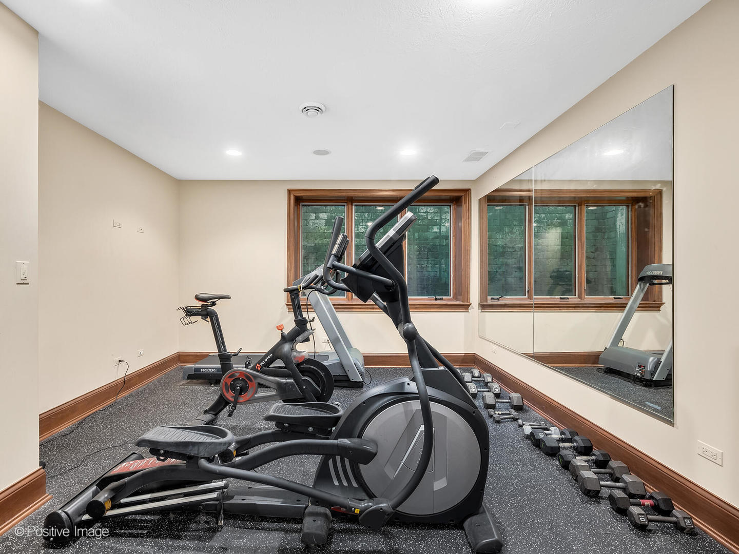 4218 Ellington Avenue