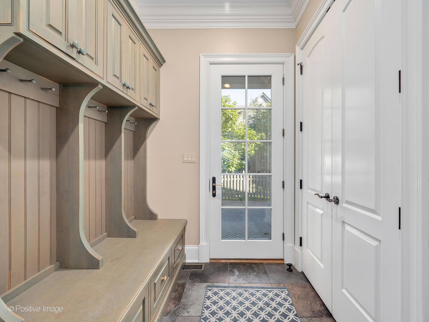 4218 Ellington Avenue