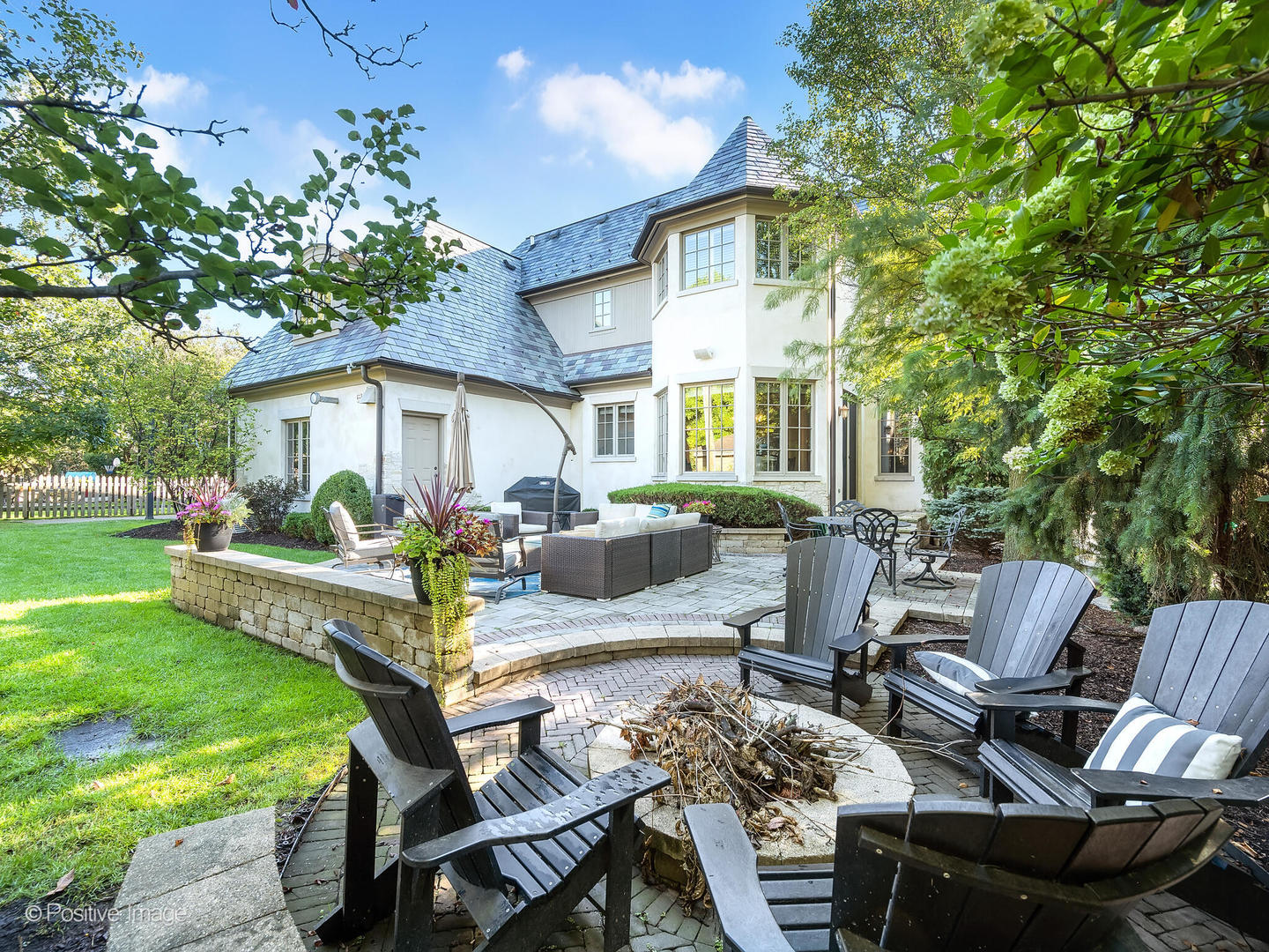 4218 Ellington Avenue