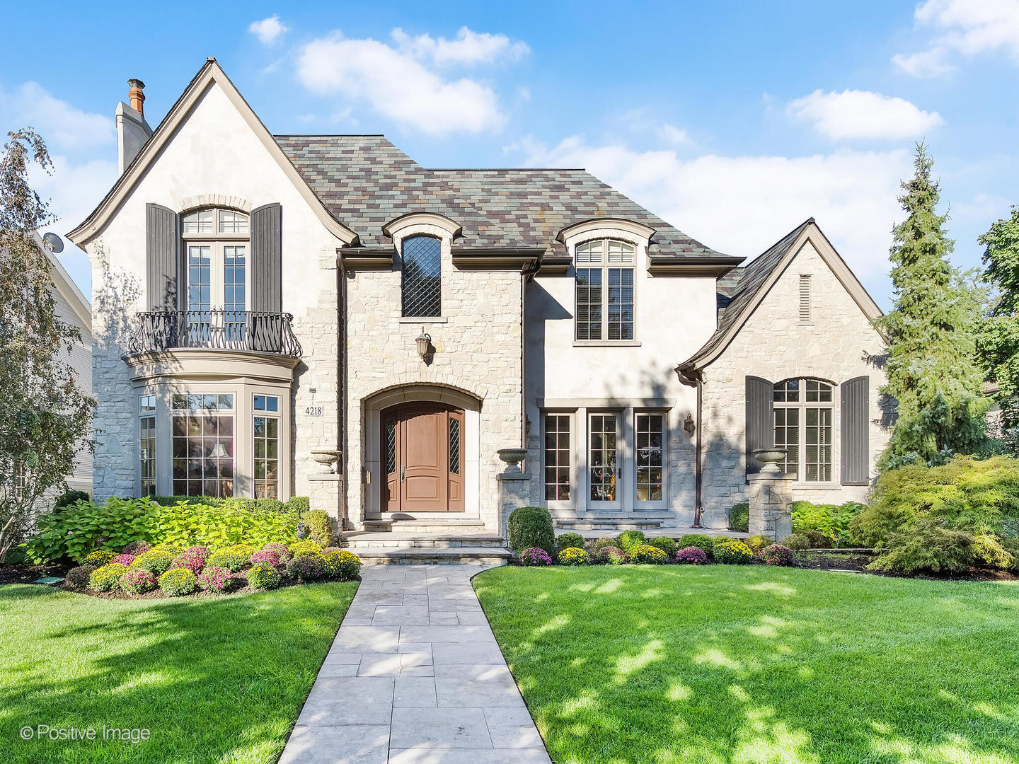 4218 Ellington Avenue