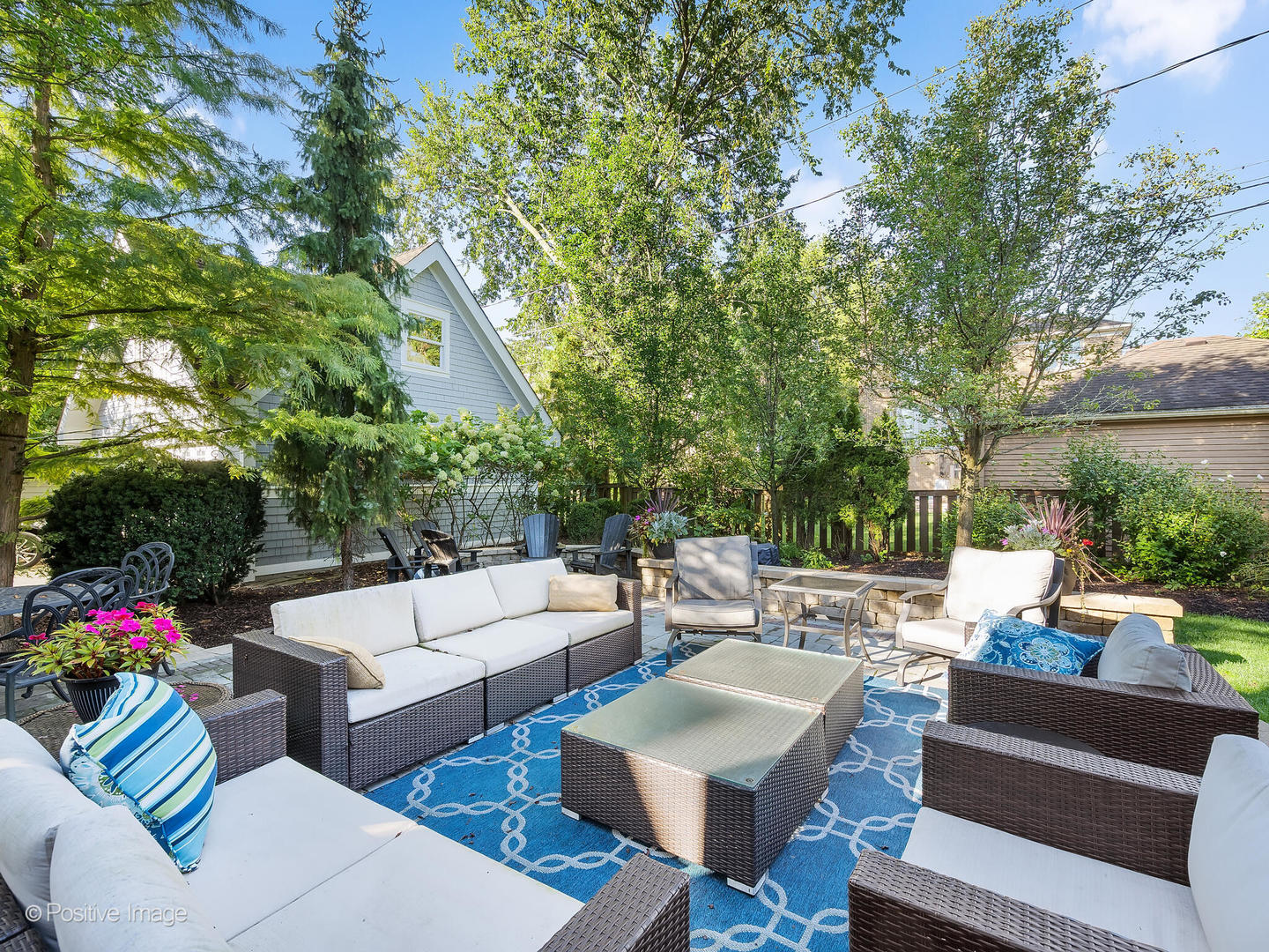 4218 Ellington Avenue