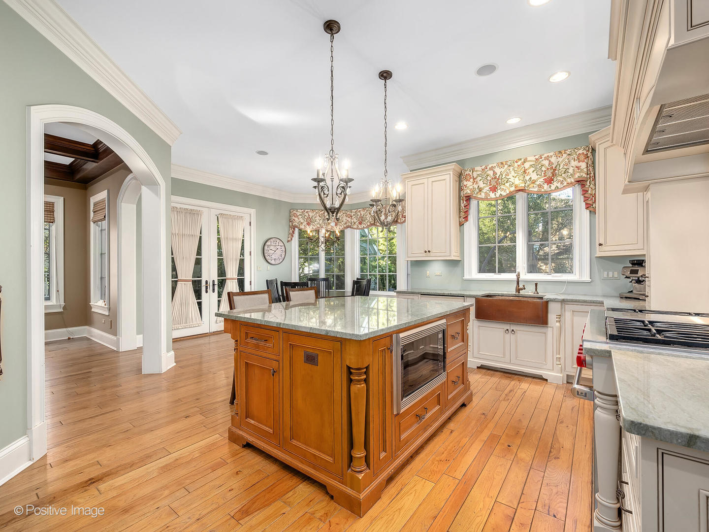 4218 Ellington Avenue