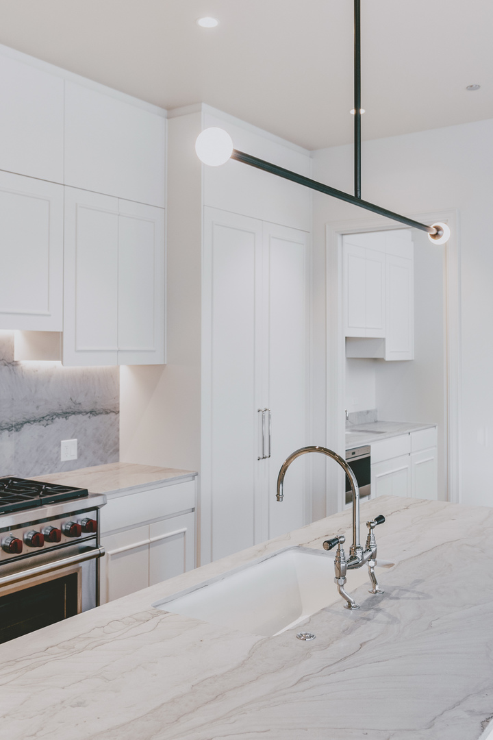 21 N May Street Unit: 601