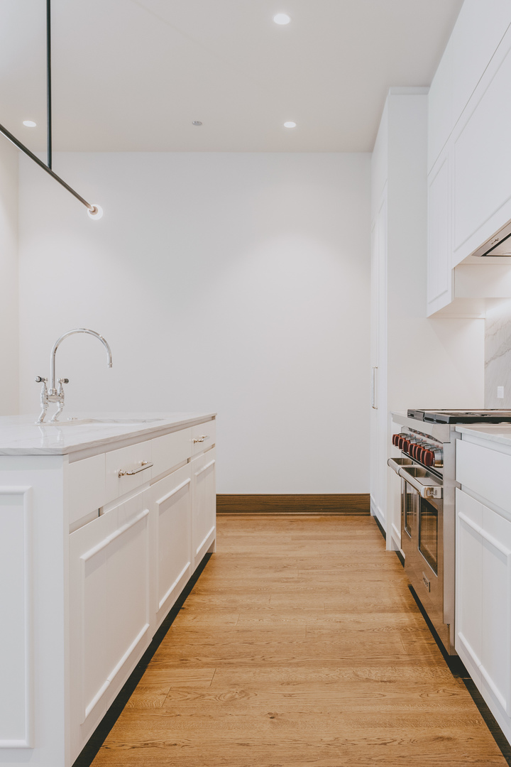 21 N May Street Unit: 601