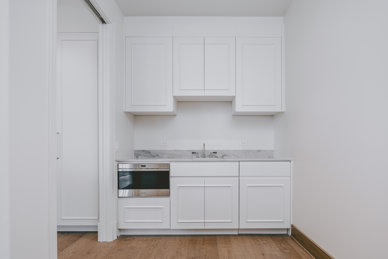 21 N May Street Unit: 601