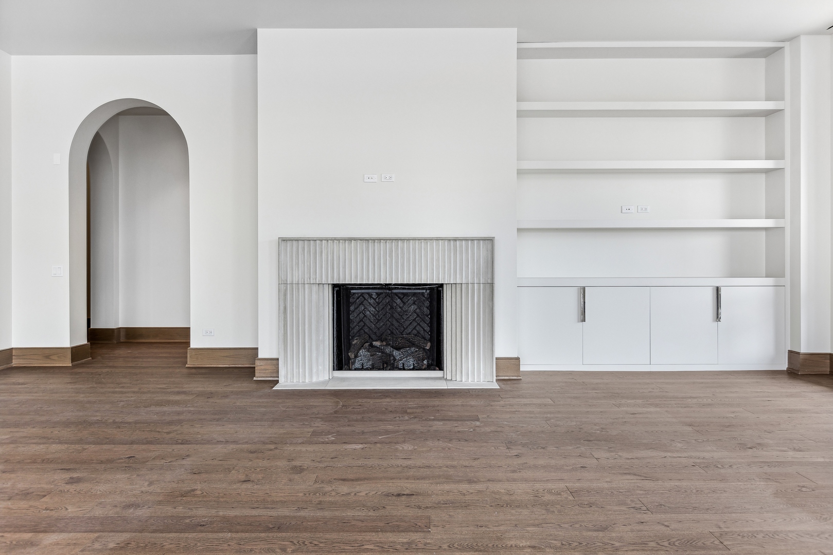 21 N May Street Unit: 601