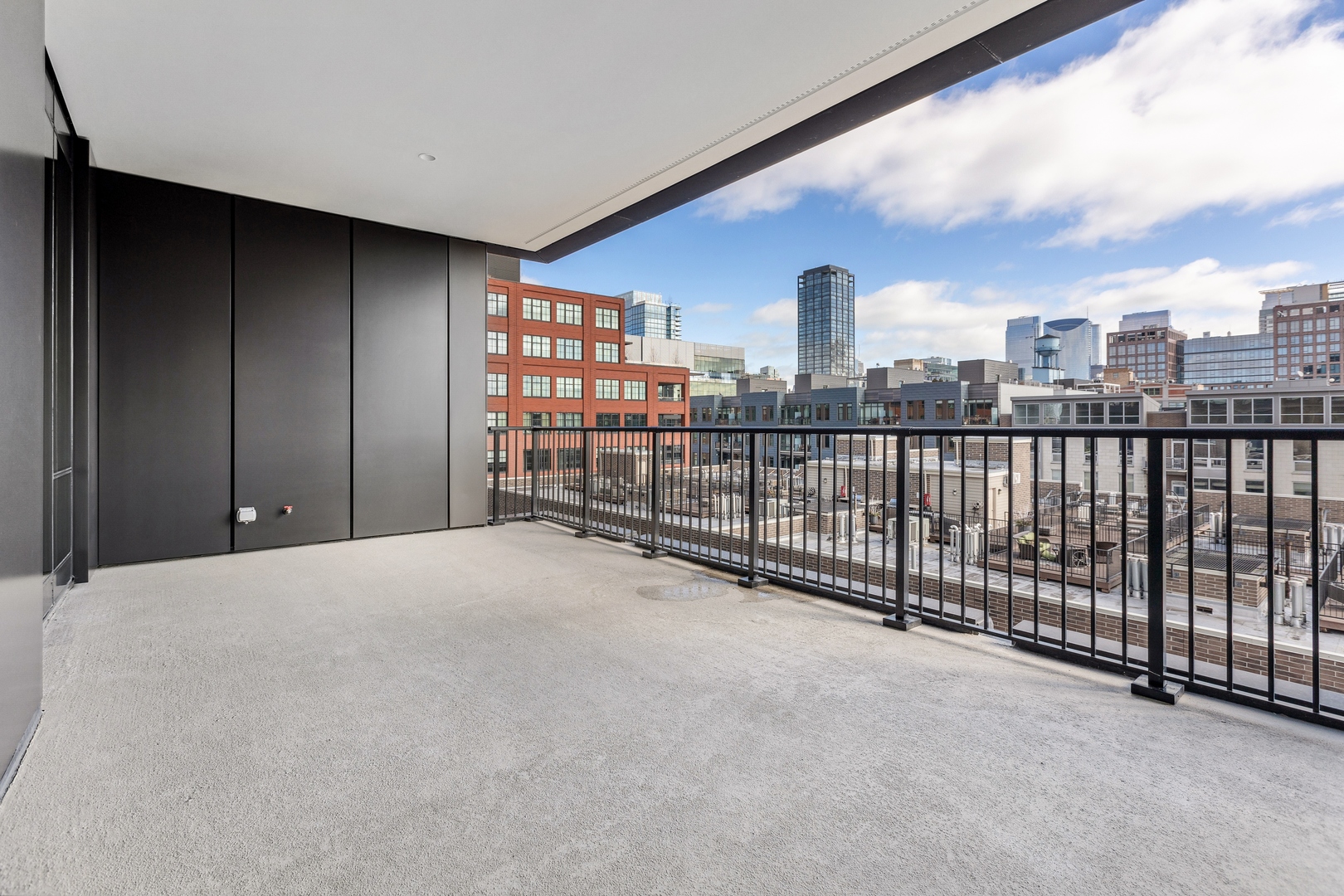 21 N May Street Unit: 601