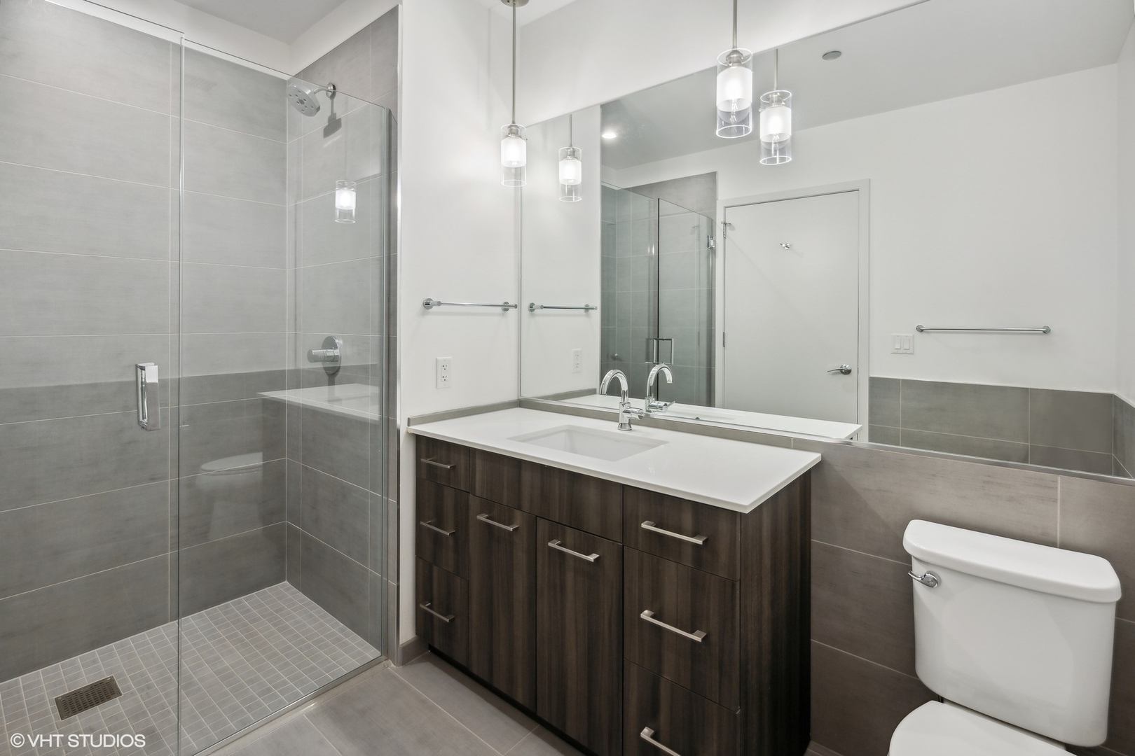 640 N Wells Street Unit: 2103
