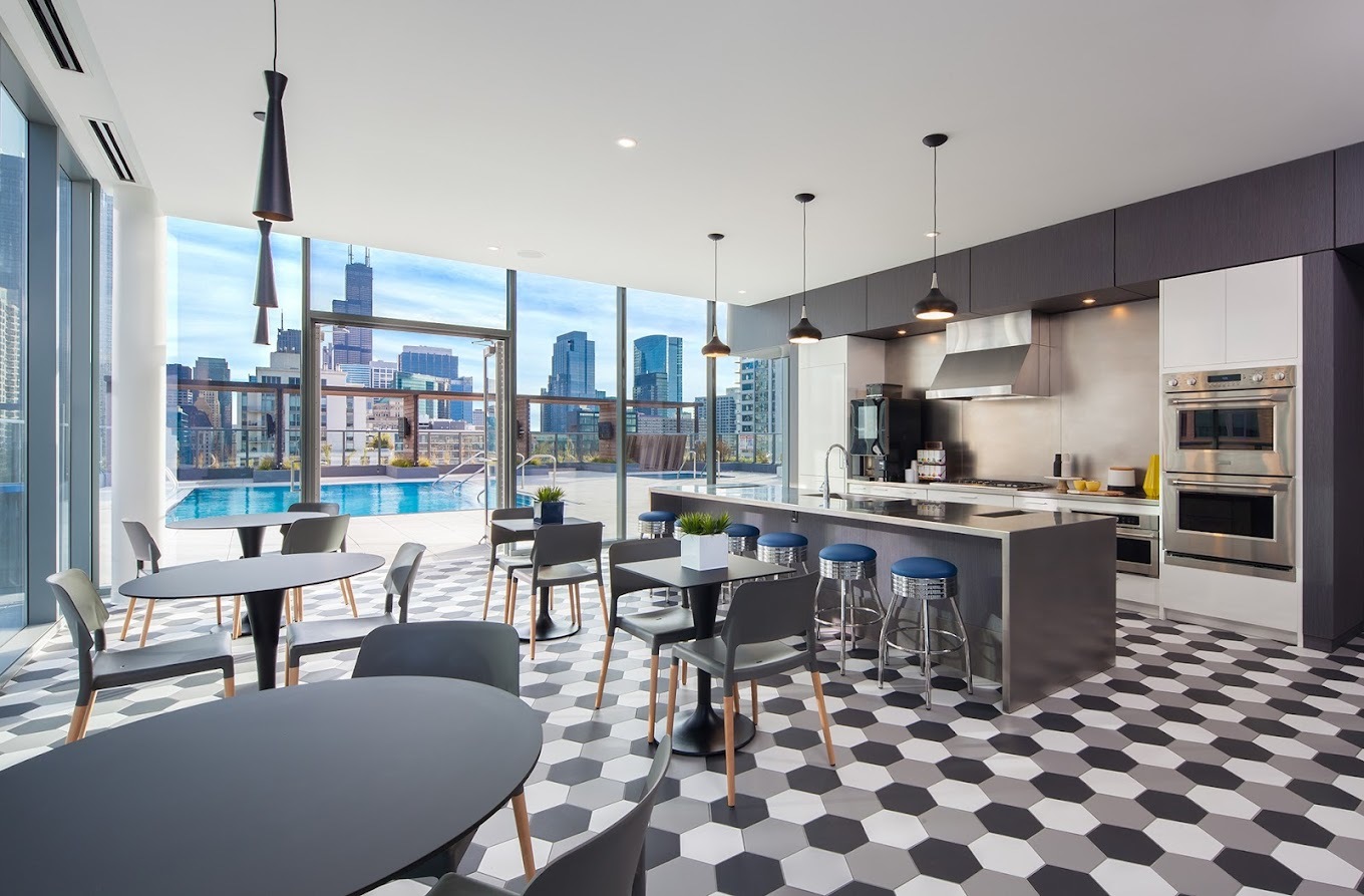 640 N Wells Street Unit: 2103