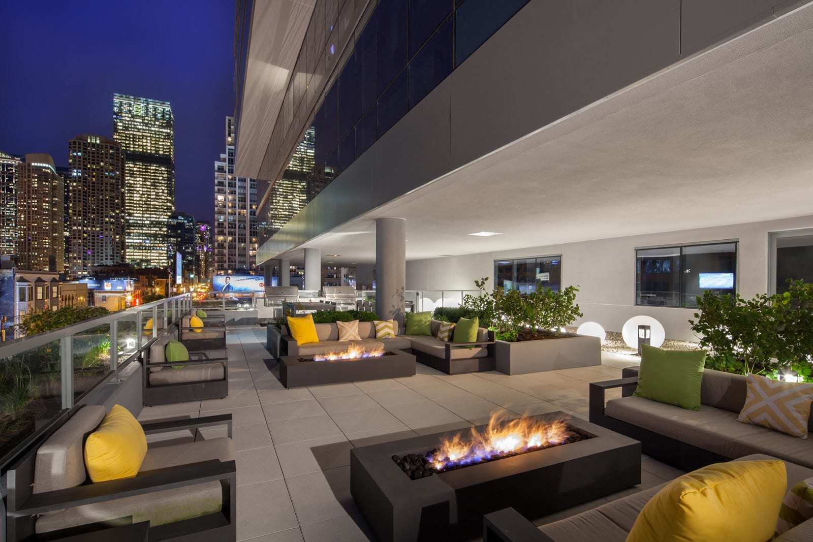 640 N Wells Street Unit: 2103
