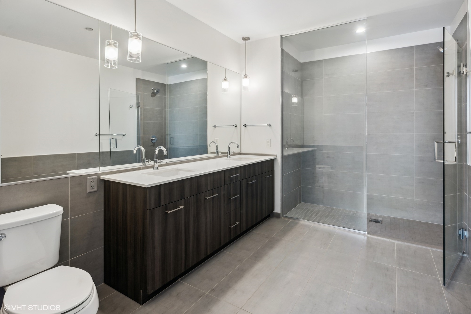 640 N Wells Street Unit: 2103