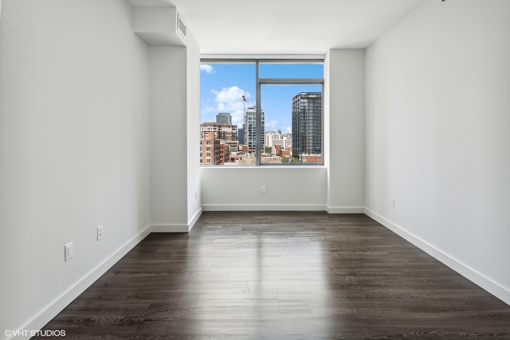 640 N Wells Street Unit: 2103
