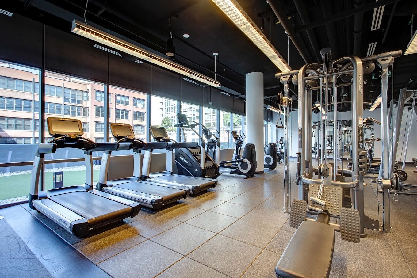 640 N Wells Street Unit: 2103