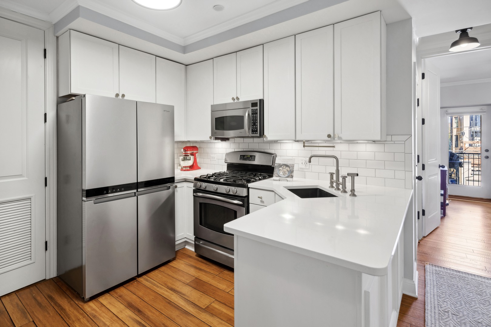 1254 W Eddy Street Unit: 2