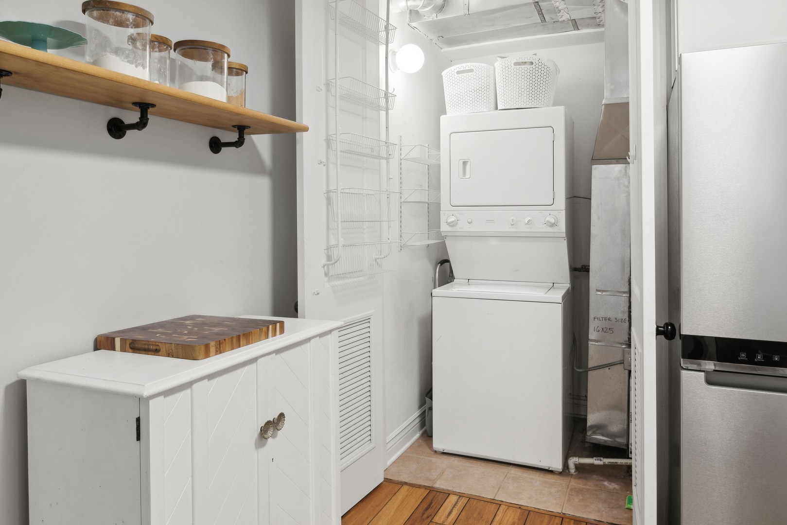 1254 W Eddy Street Unit: 2