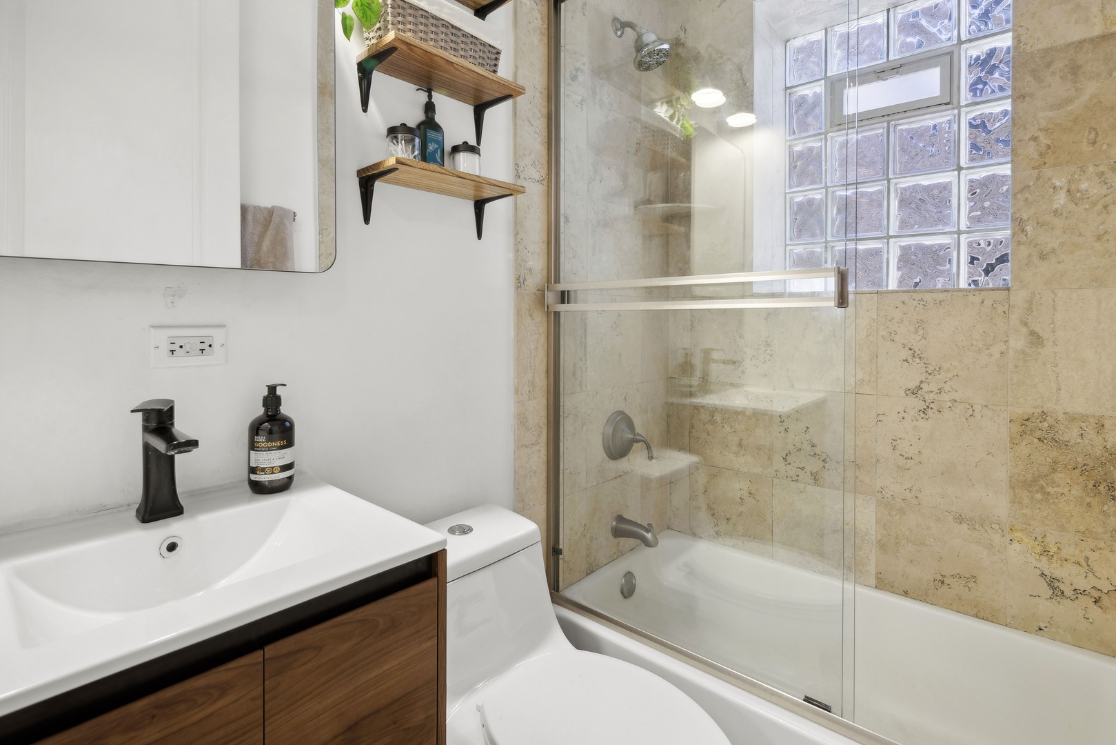 1254 W Eddy Street Unit: 2