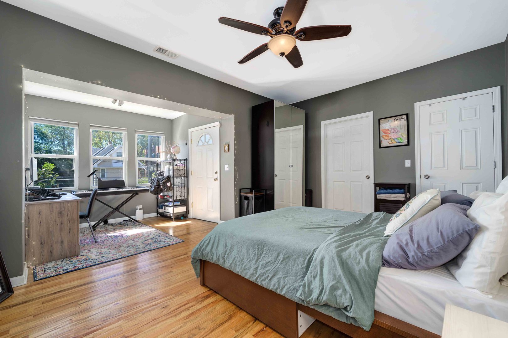 1341 W Granville Avenue Unit: 2