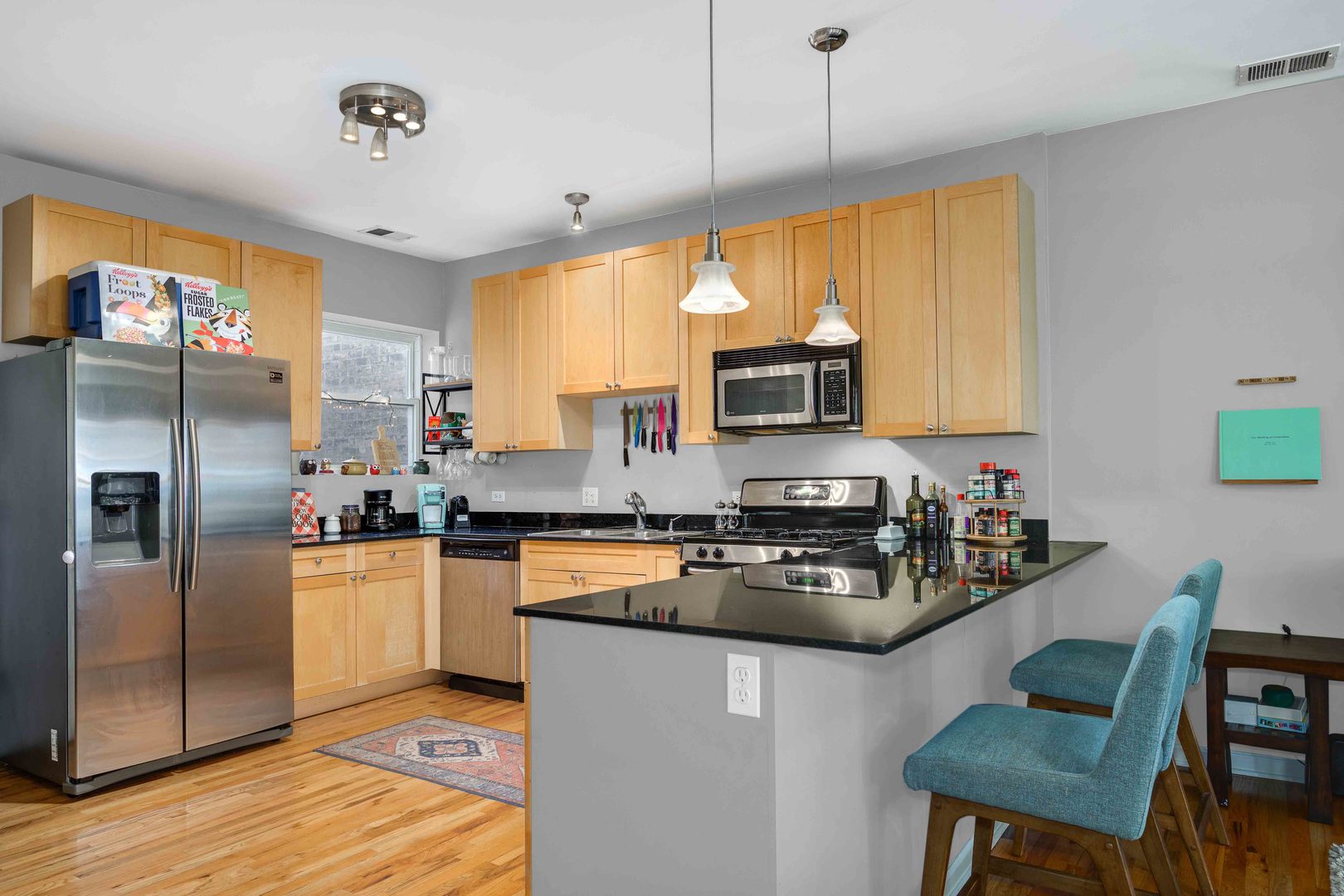 1341 W Granville Avenue Unit: 2