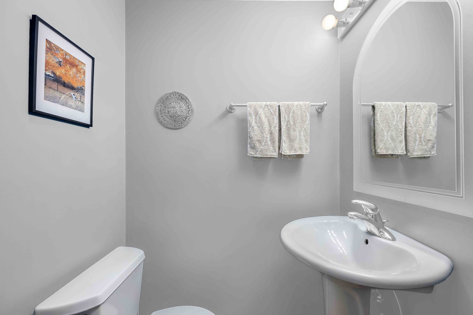 1341 W Granville Avenue Unit: 2