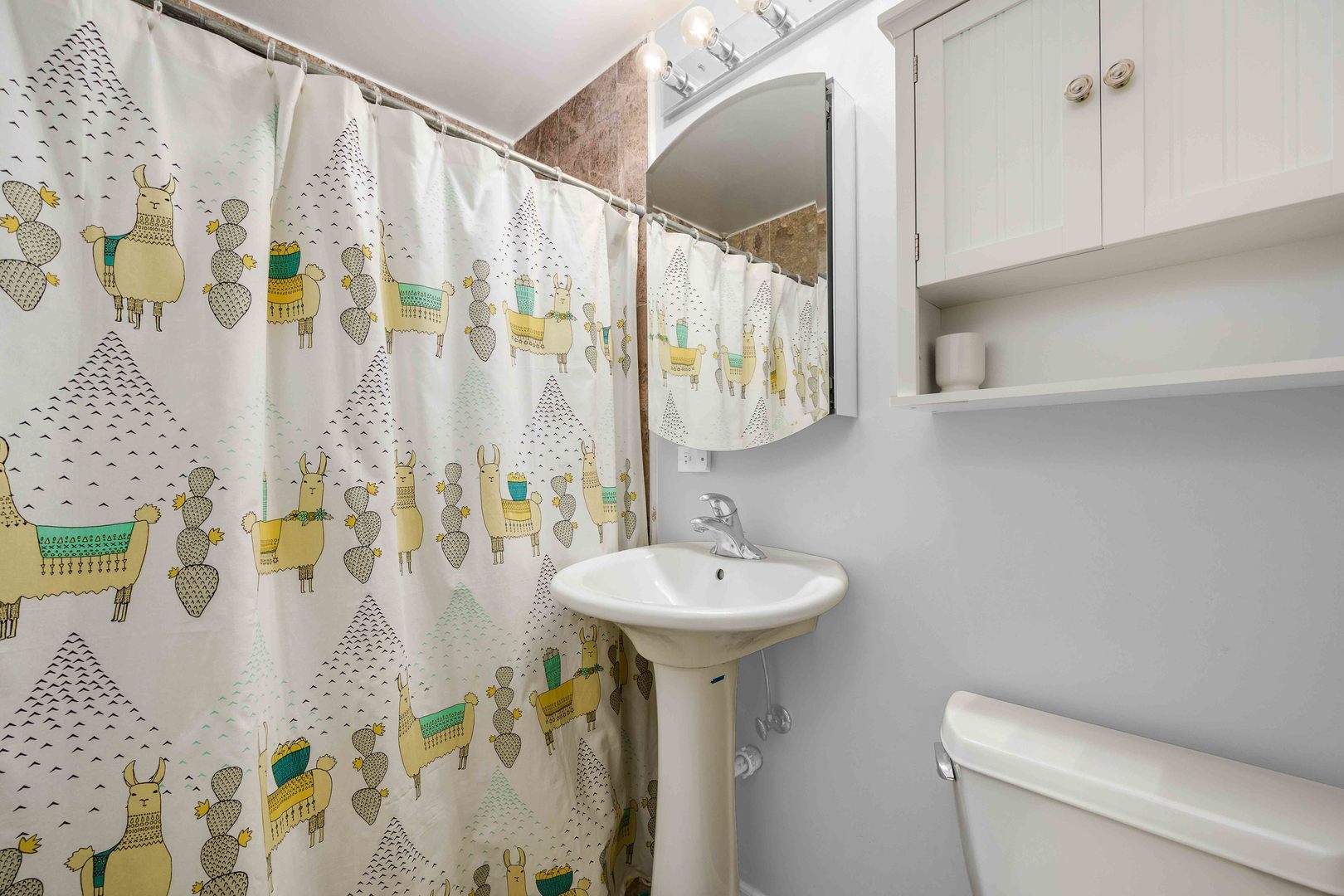 1341 W Granville Avenue Unit: 2