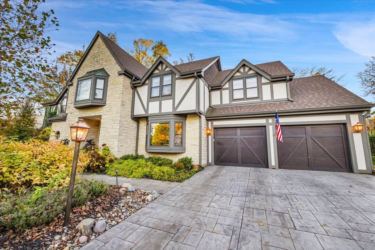 1S780 Country Club Lane