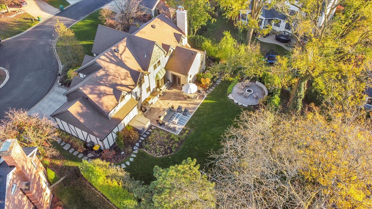 1S780 Country Club Lane