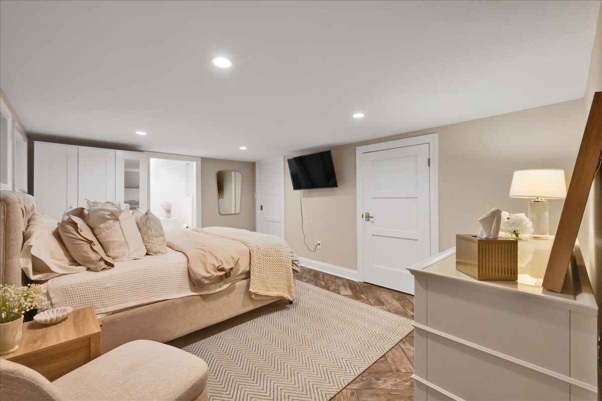 1S780 Country Club Lane