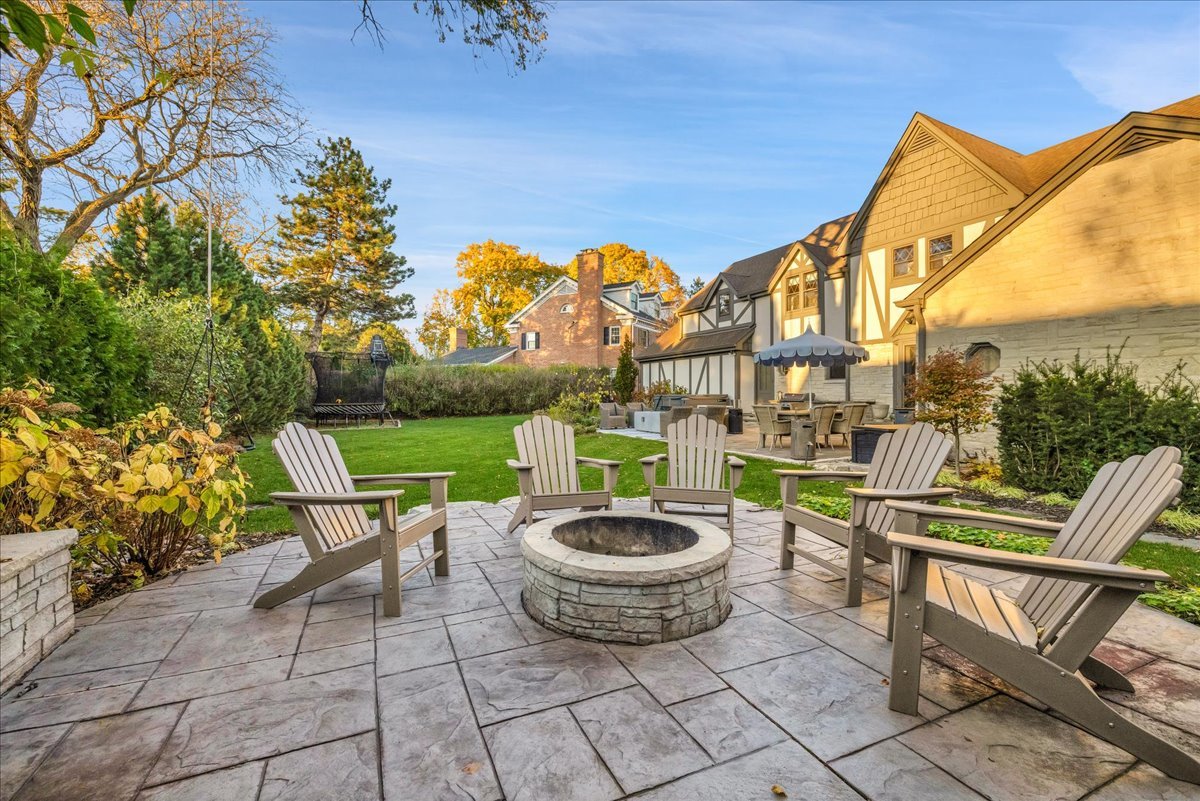 1S780 Country Club Lane