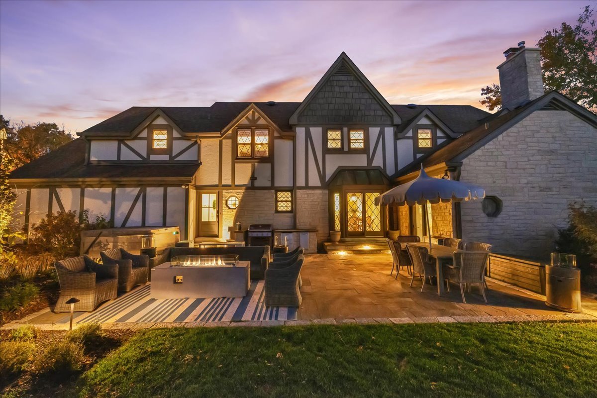 1S780 Country Club Lane