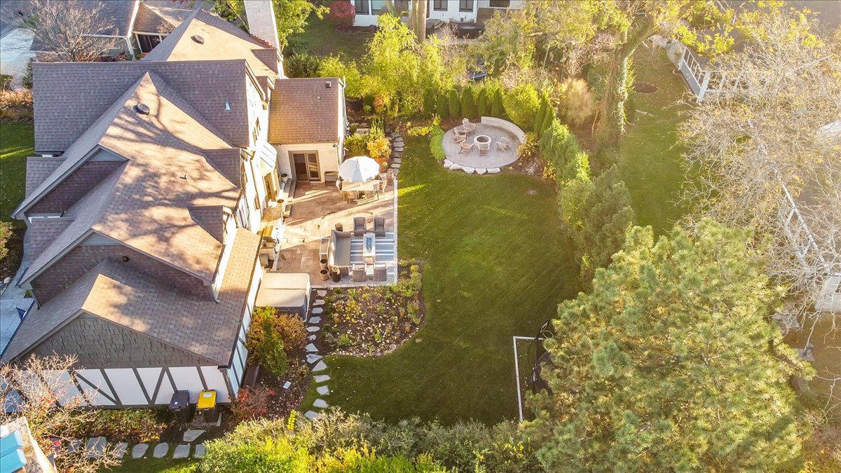 1S780 Country Club Lane