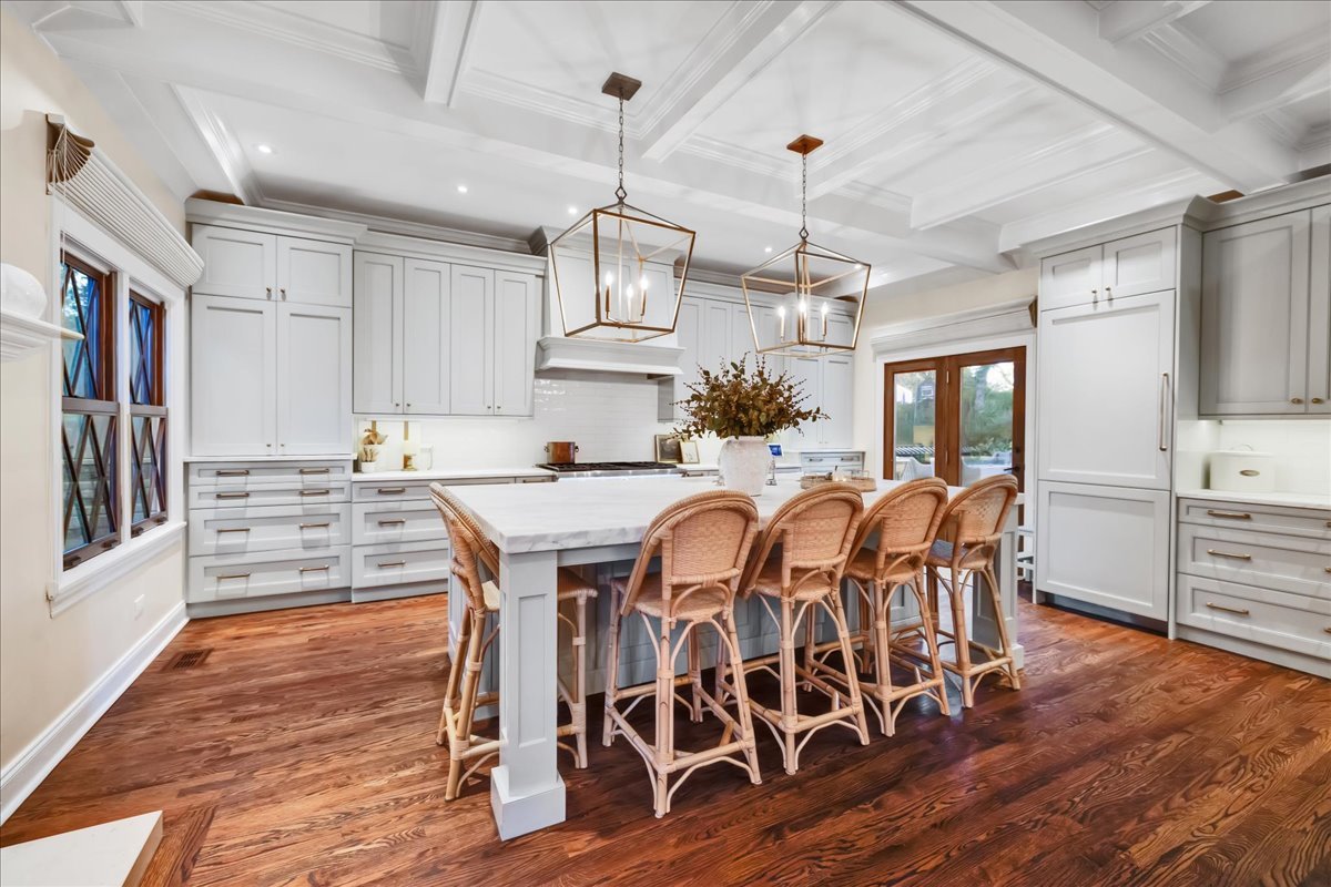 1S780 Country Club Lane