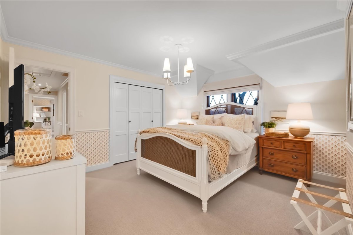 1S780 Country Club Lane