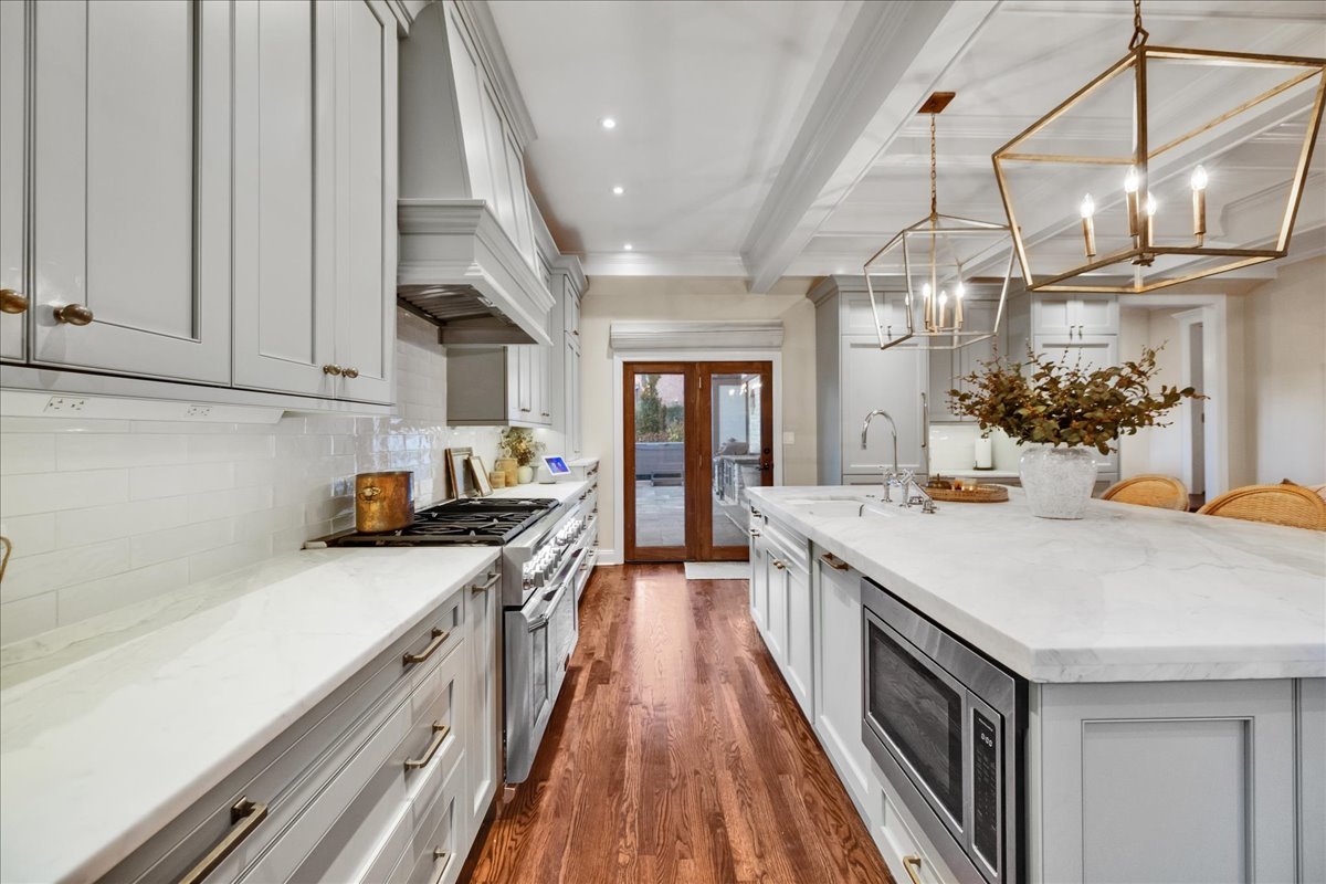 1S780 Country Club Lane