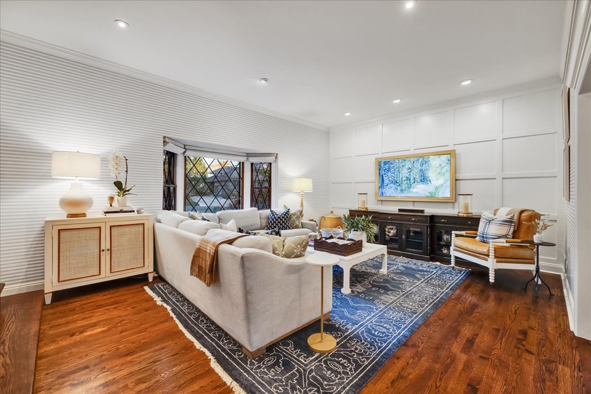 1S780 Country Club Lane