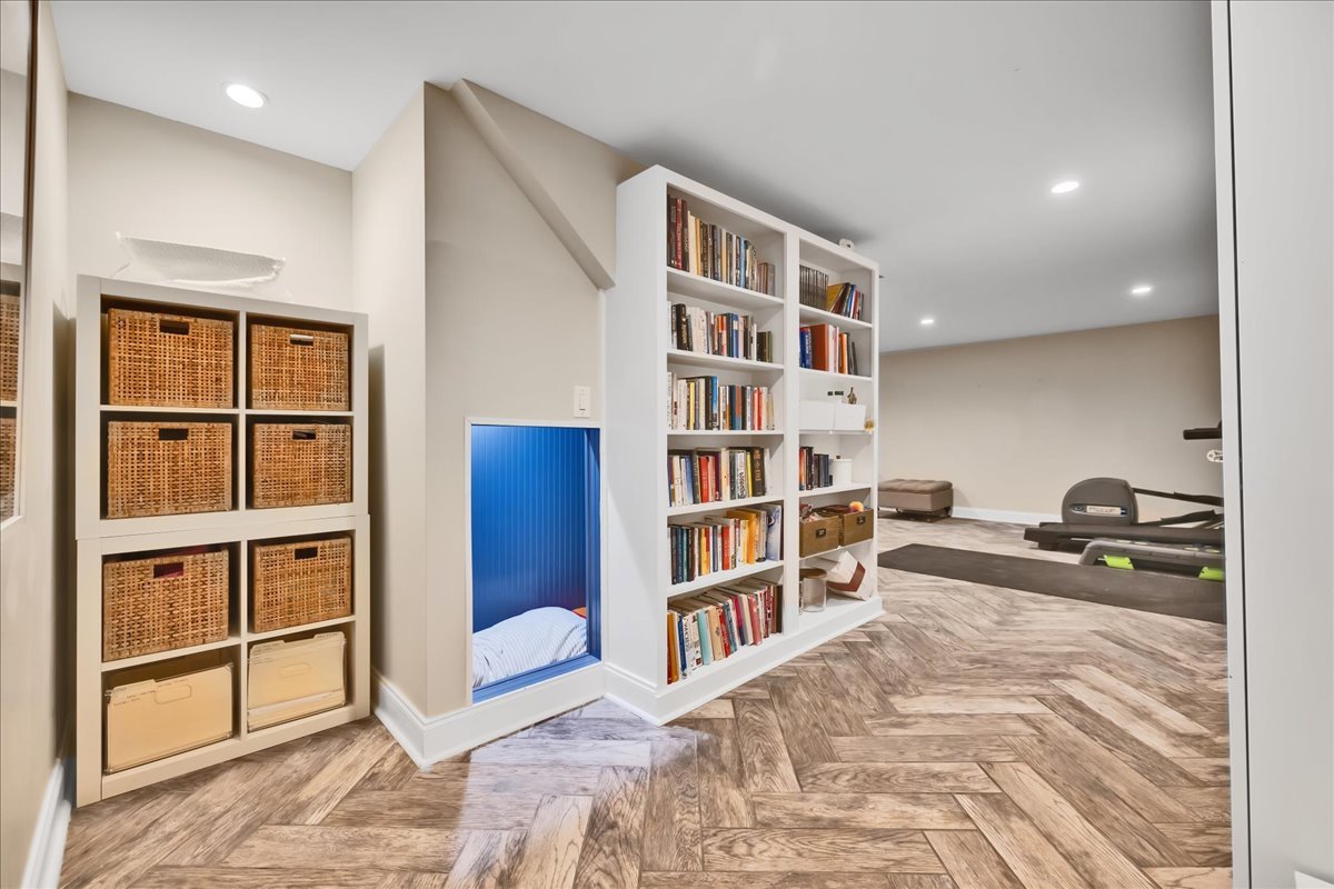 1S780 Country Club Lane