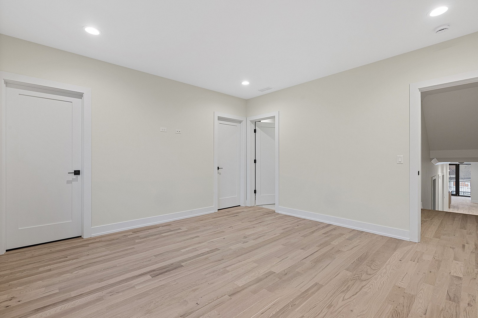 5015 N Lincoln Avenue Unit: 1S