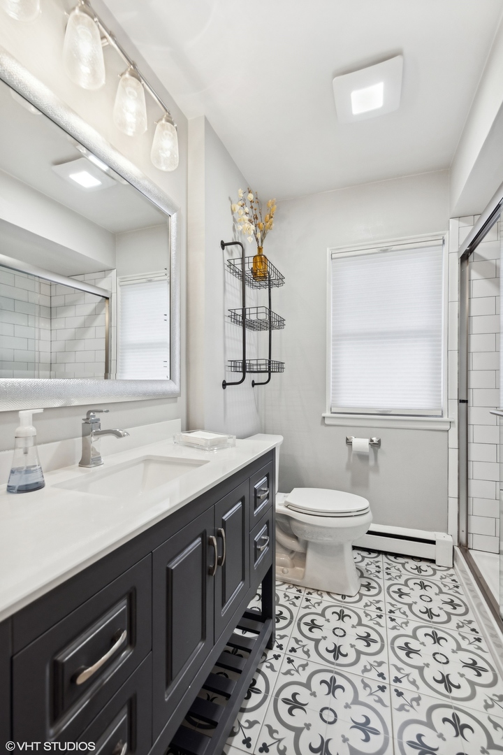 210 W Van Buren Street