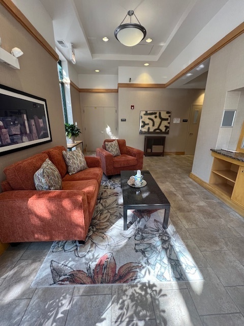 125 N Euclid Avenue Unit: 305