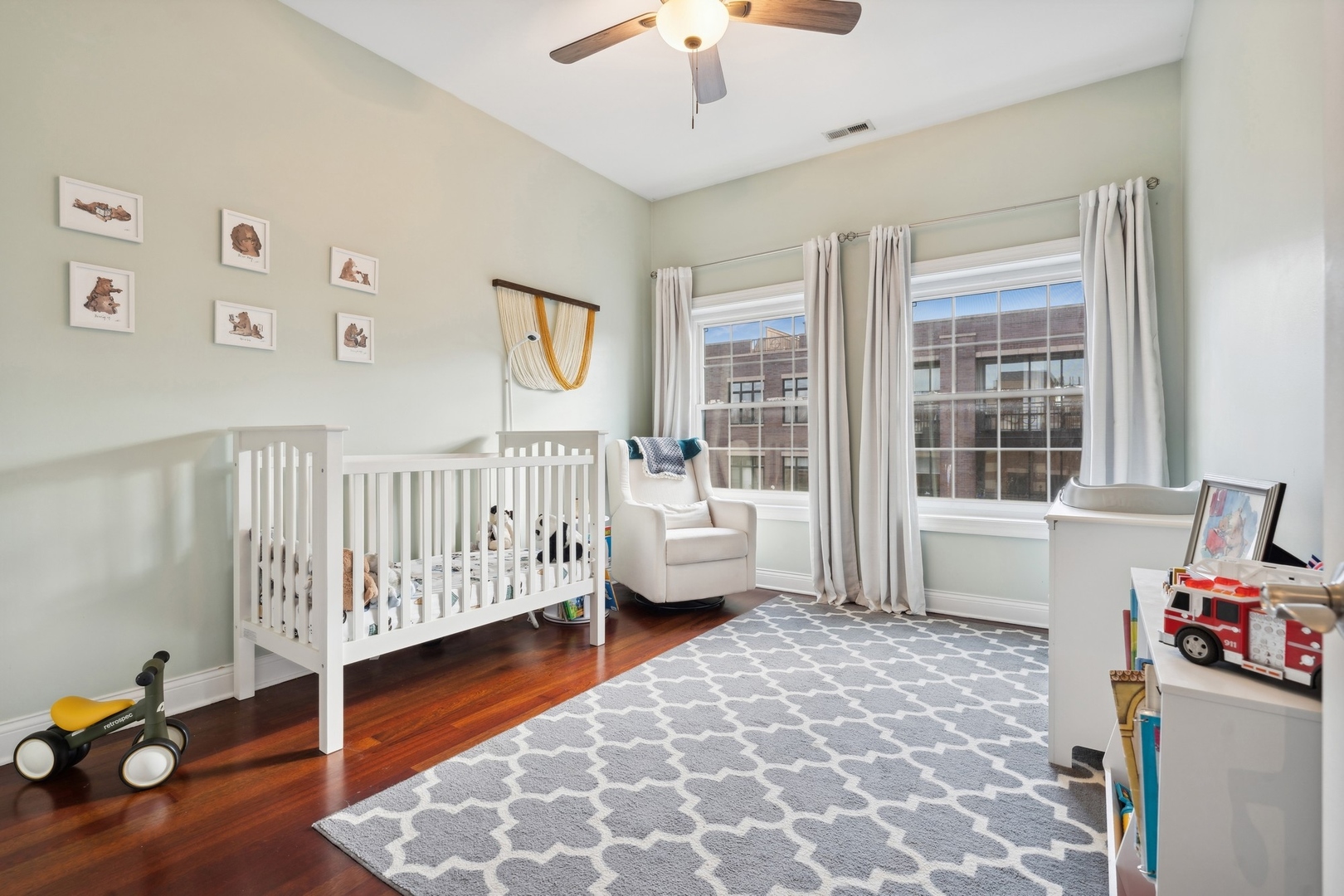 2130 W Belmont Avenue Unit: 4D